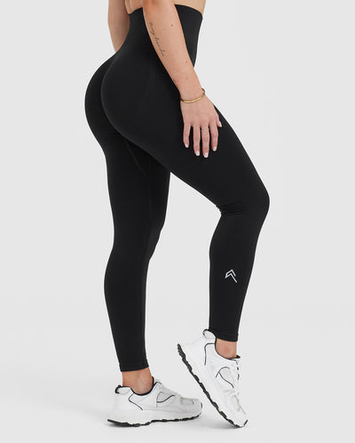 Buy CLOVIA Black High-Rise Active Tights in Black with Side Pocket |  Shoppers Stop